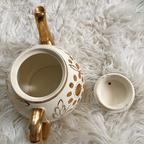 TEAPOT  vintage  with gold - Picture 3 of 5
